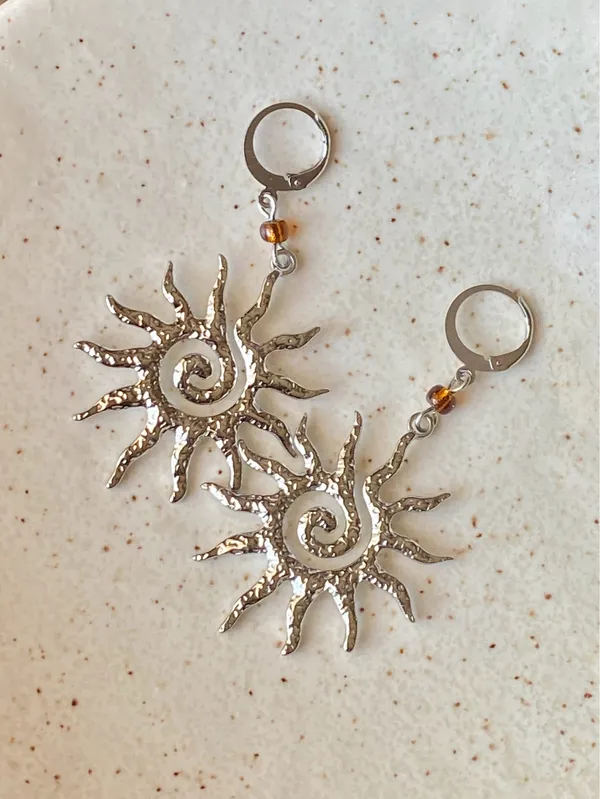 Handmade stainless steel sun boho retro vintage style dangle earrings☀️ - Image 5
