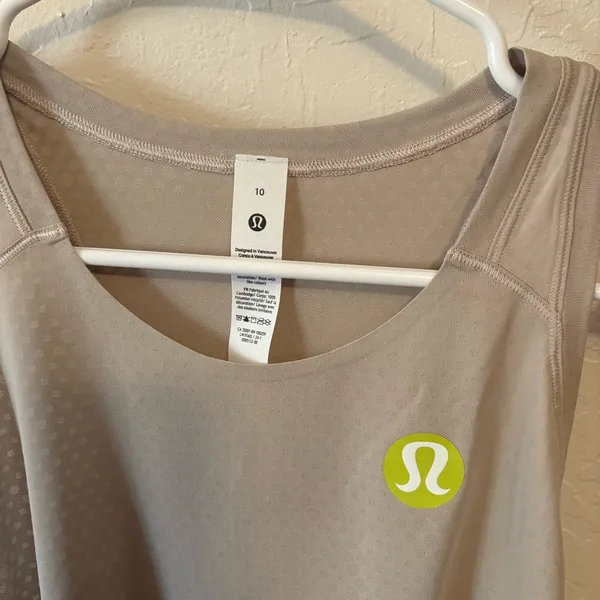 Lululemon Fast and Free Race. Length Tank Go There. Light weight. MOVT (Mojave Tan) 10 - Image 3