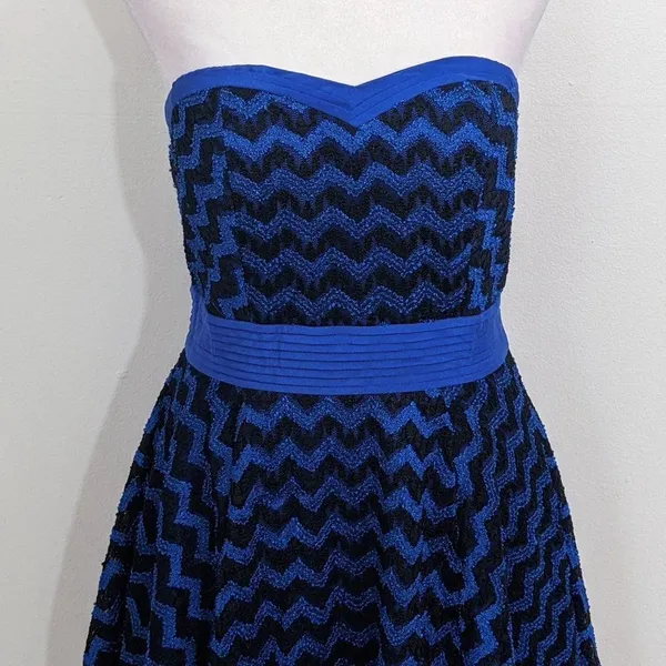 Minuet Blue Black Formal Mini Dress NWT Size Medium Blue Strapless Prom Dress - Image 3