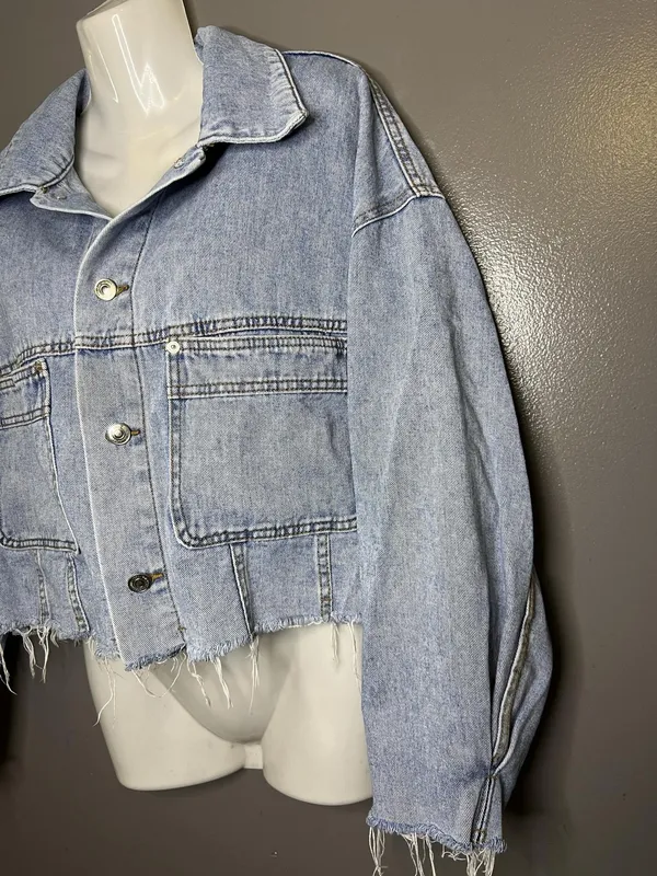 ZARA Denim Jacket Womens Small Cropped Raw Hem Oversized Pockets Button Front - Image 4