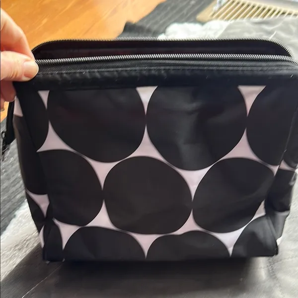 Thirty one Black and Red Pouch - Image 5