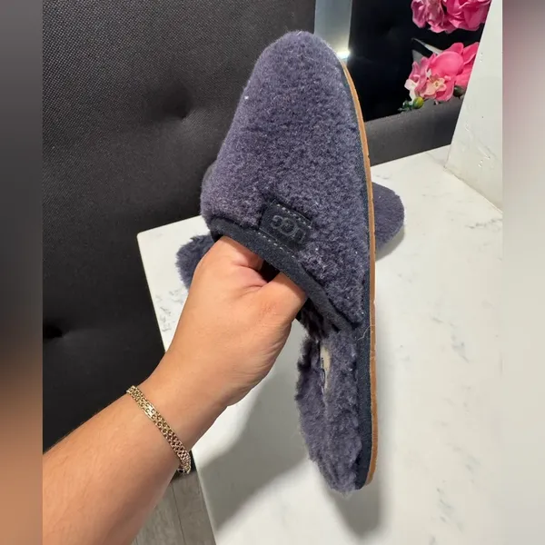 UGG Cozy Gray Fuzzy Slippers - Image 11
