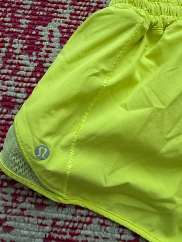 Lululemon Hotty Hot Shorts 2.5" - Image 4