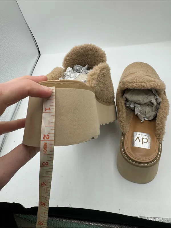 Dolce Vita Platform Clogs Women Size 10 Tan Good Sherpa Buckle Cozy Fall Winter - Image 3