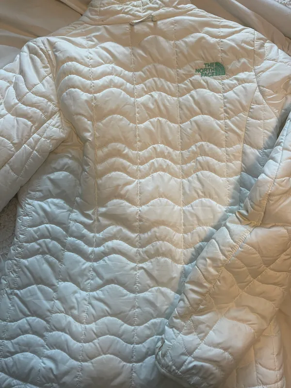Womens North Face Coat - Image 5