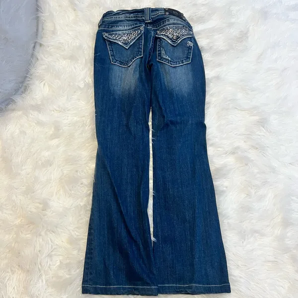 Women’s miss me studded jeans. Size 29 - Image 3