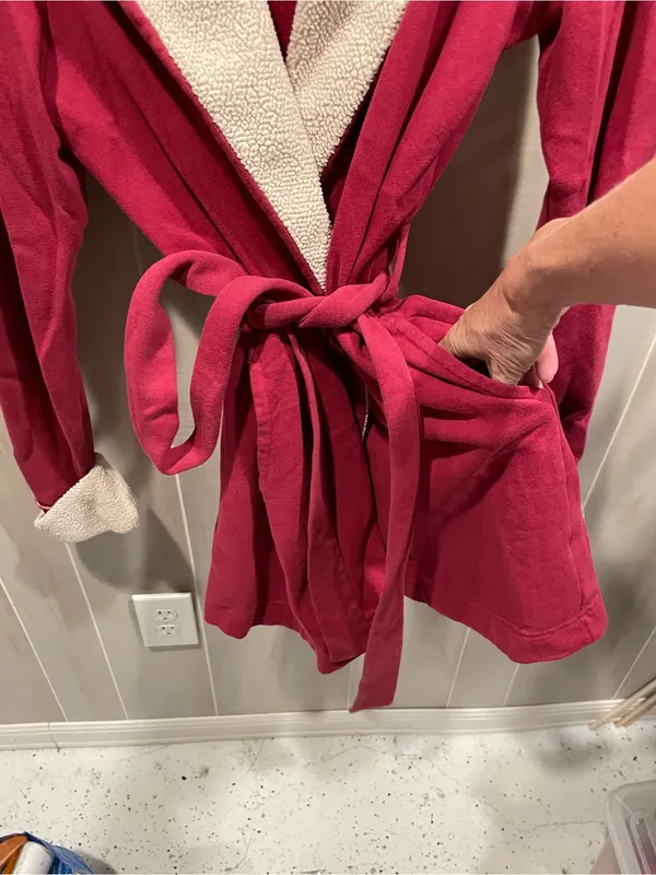Cute soft Victoria’s Secret fleece trim sweatshirt robe pockets plum wine - Image 3