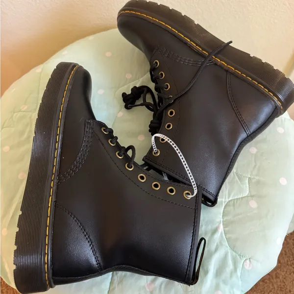 NEW Dr. Martens. Zavala Black Leather Boots Womens size 8 - Image 5