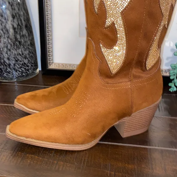 NWT!! Material Girl Brown Cowgirl Boots with Gold Accents Size 6.5 - Image 8