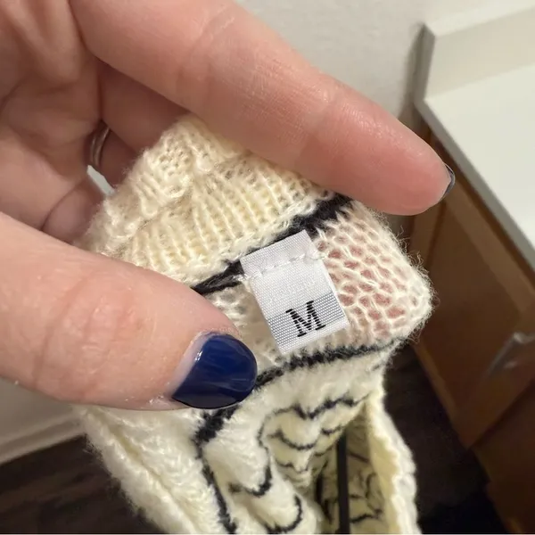 Cozy Cream and Black Checkered Sweater White Size M - Image 3