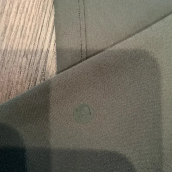 Lululemon On the Fly Jogger Olive Green Luxtreme Drawstring Pants Size 4 Active - Image 2