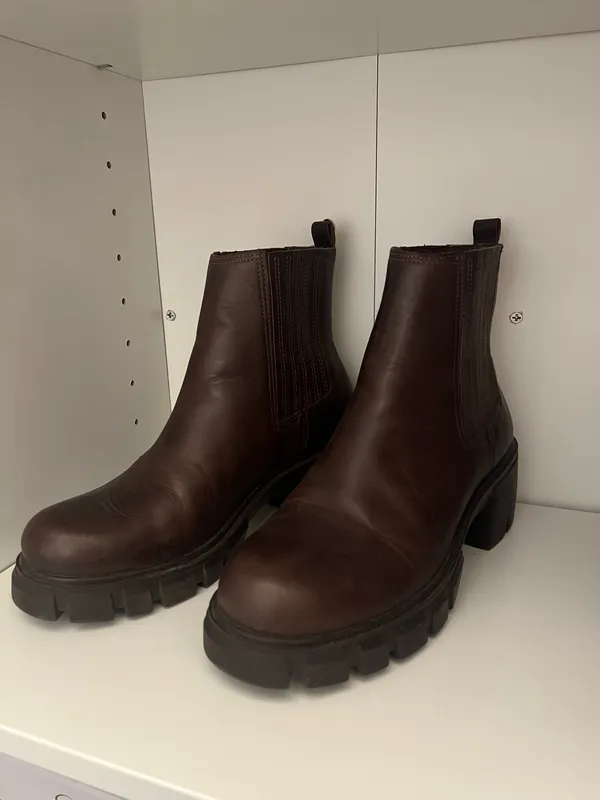 Steve Madden Boots - Image 3