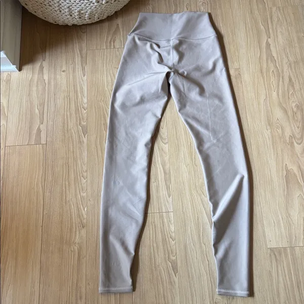 ALO Yoga Taupe Leggings - Image 3