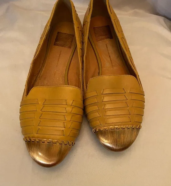 Dolce Vita Leather Tan Loafer with Bronze tip size 8M - Image 10