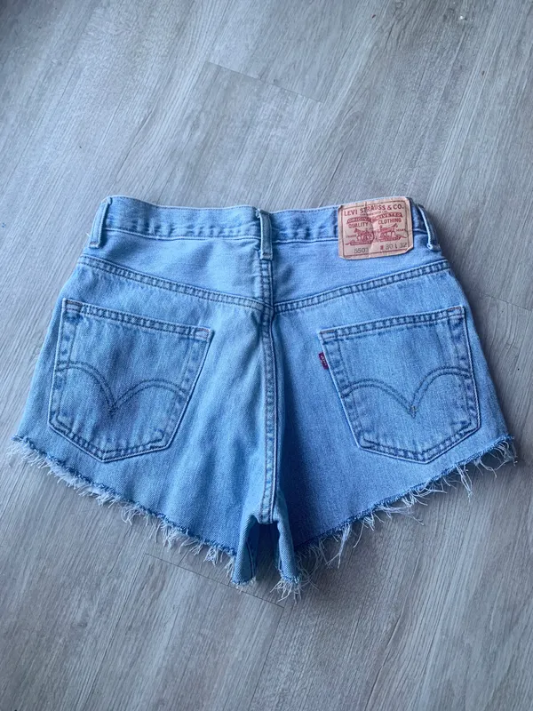 Vintage 550 Levi's short - Image 2
