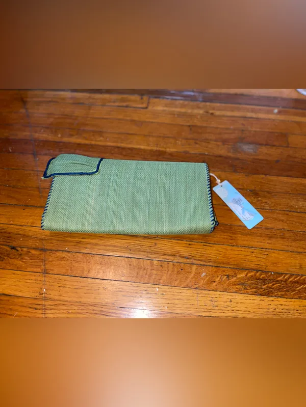 NWT Mud Pie Green Pleated Card Holder with Navy Trim - Image 2