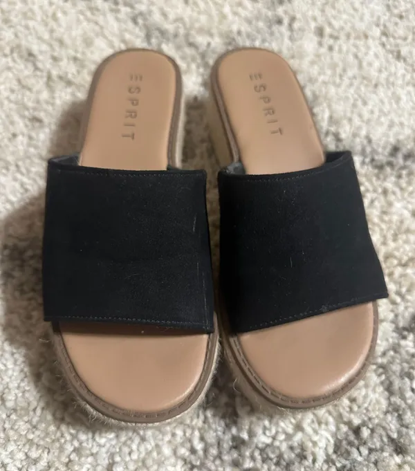 platform sandals Size 7.5 - Image 2