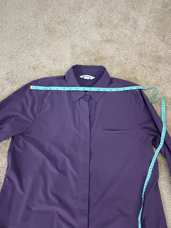 Athleta Purple Long Sleeve Button Front Shirt Size M Lightweight Travel Top - Image 4
