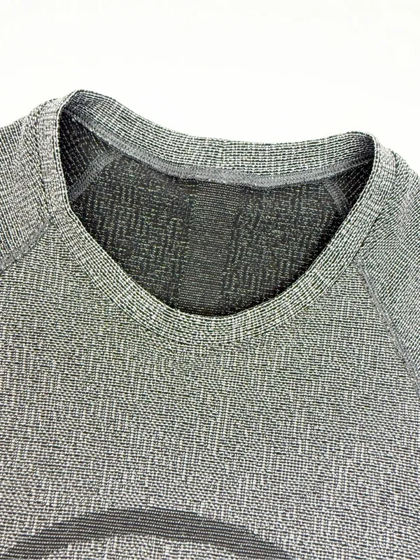 Lululemon Swiftly 2.0 Short Sleeve Top Hip Length Sparkle Silver Metallic Lurex - Image 4