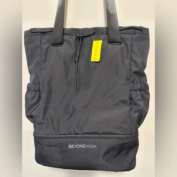 NWT Beyond Yoga Convertible Gym Bag Backpack Black - Image 7