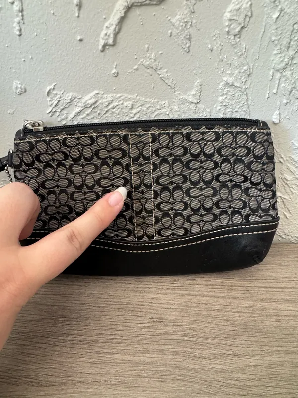Coach Vintage Y2K Black Signature Canvas Wristlet - Image 8