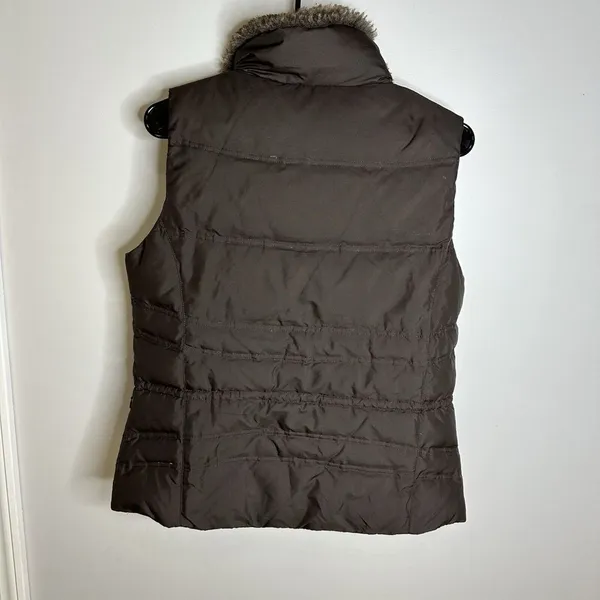 Women's Eddie Bauer Size Medium Goose‎ Down 700 Fill Turtle Neck Full Zip Vest - Image 5