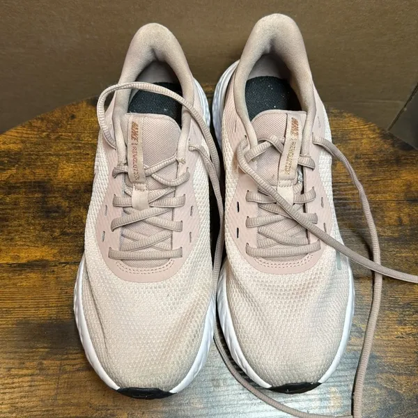 Nike Revolution 5‎ Barely Rose Running Sneakers BQ3207-600 Women's Size US 8 - Image 2