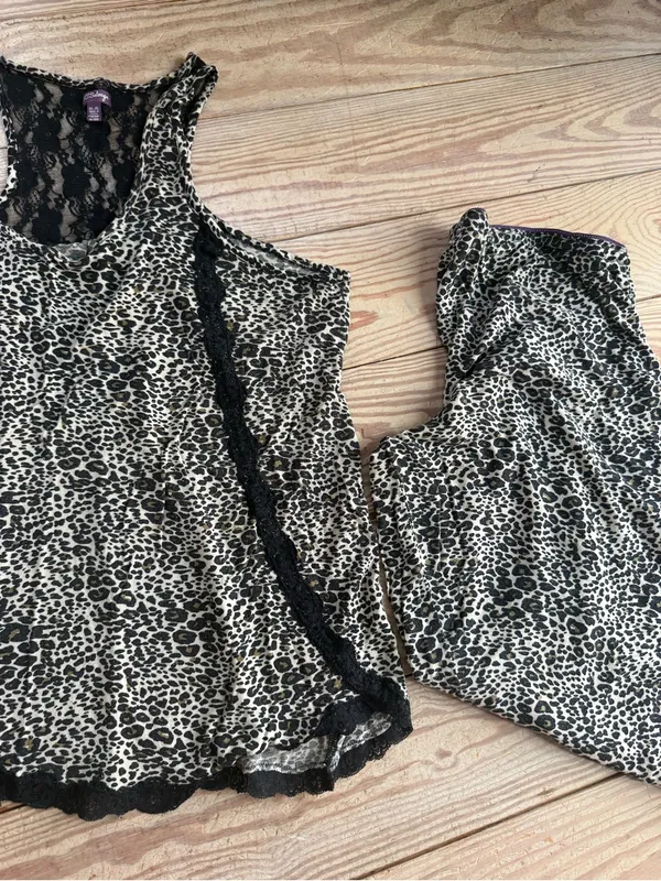 Vintage P.J. Salvage Leopard Print Pajama Set size xl - Image 2