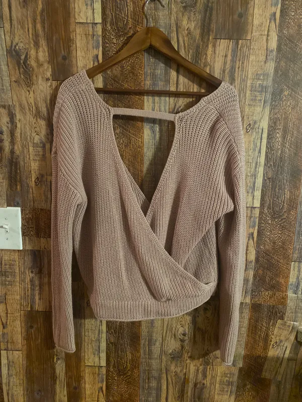Moon & Maddison Pink sweater size small - Image 2