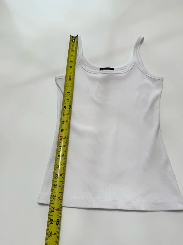 Eadinve white tank top size medium - Image 4