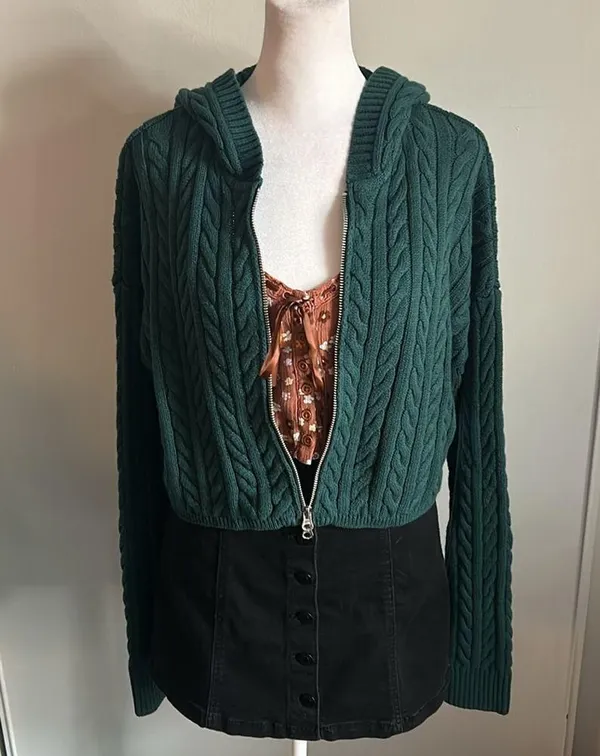 New PacSun Women’s LA Hearts Mini Cable Stitch Knit Zip Up Hoodie Sweater - Image 6