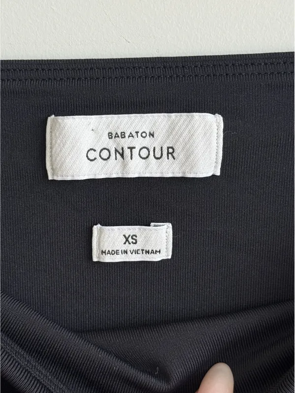 Aritzia Babaton Contour Long Sleeve Square Neck Crop Top Black XS Stretch - Image 4