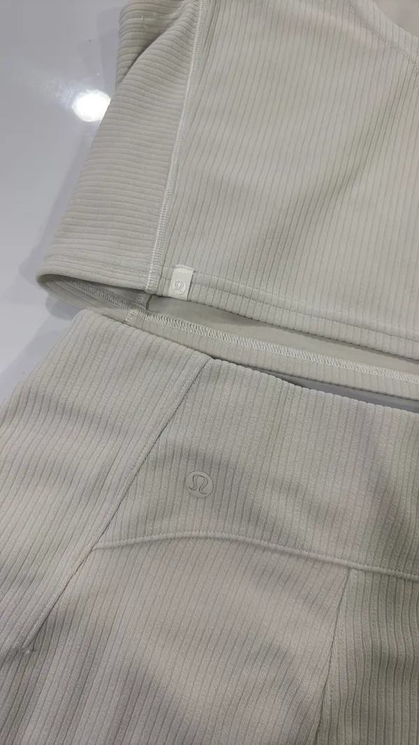Lululemon Softstreme Set Ribbed - Image 2