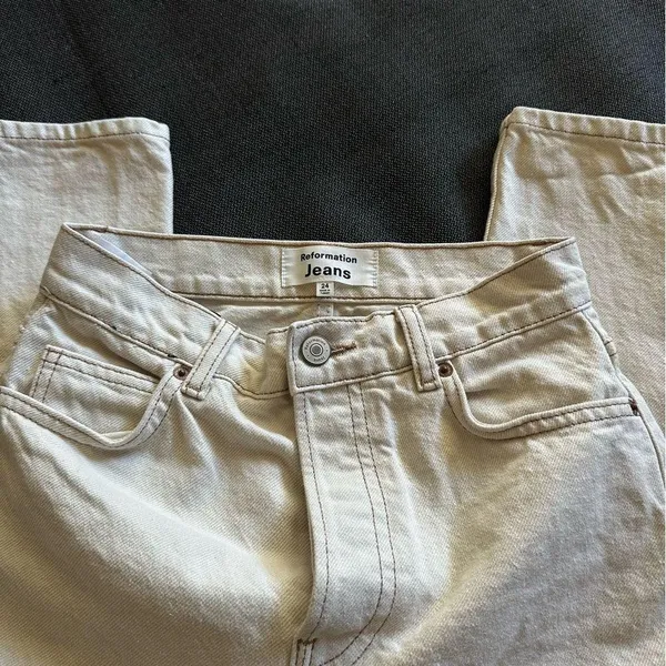 Reformation Cynthia High Rise Straight Jeans in Bone - Image 4
