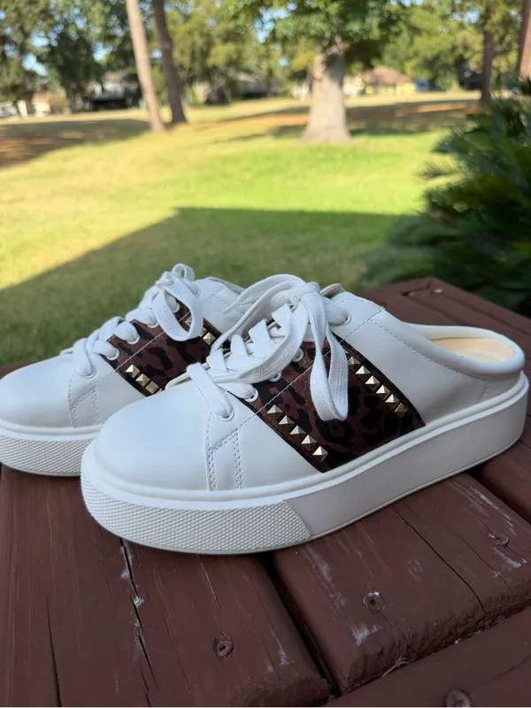 JLO Jennifer Lopez Eydie White Leopard Studded Mule Sneakers Size 8.5 - Image 3