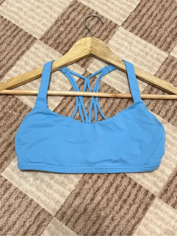 Lululemon Free To Be Zen Bra Size 6 Blue - Image 2