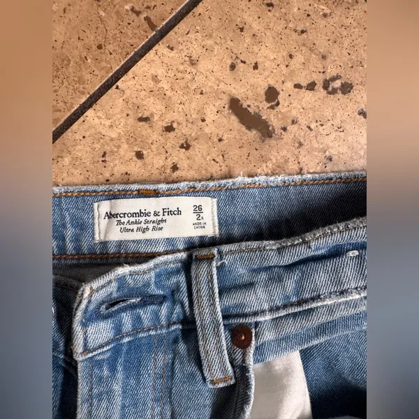 🌸Abercrombie & Fitch Light Blue cropped Straight-Leg Women's Jeans - Image 3