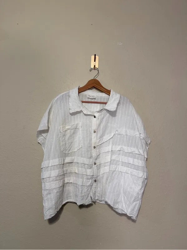 OLI & HALI Women’s White Button Down Shirt Sleeves Oversized Size Large - Image 3
