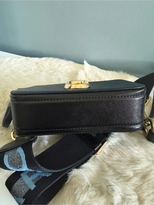 Marc Jacobs The Snapshot Navy Blue Sea Crossbody Camera Bag. Measures approximat - Image 10