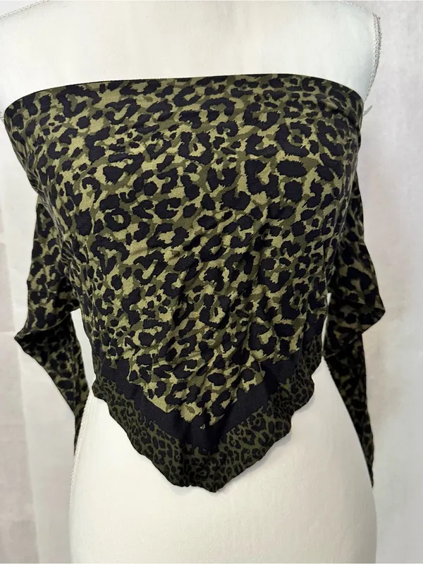 Hollister Tile-Print Strapless Pointed-Hem Crop Top - Image 7