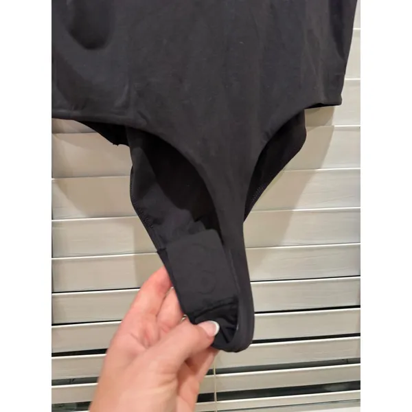 Lululemon Nulu Bodysuit Womens Medium Black Square Neck Long Sleeve LW3HQFS L - Image 6