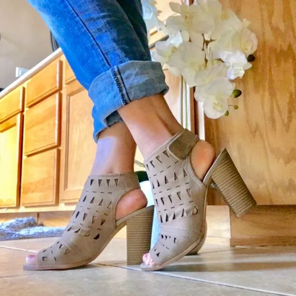 14th & Union Trinton Laser-Cut Taupe Sandal Size 7.5M - Image 2
