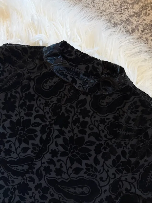 Old Navy velvet mini dress - Image 7