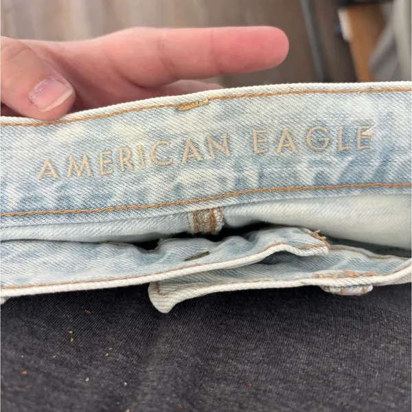 American Eagle Outfitters Women's Size 00 Distressed Light Wash Mom Jeans - Image 6