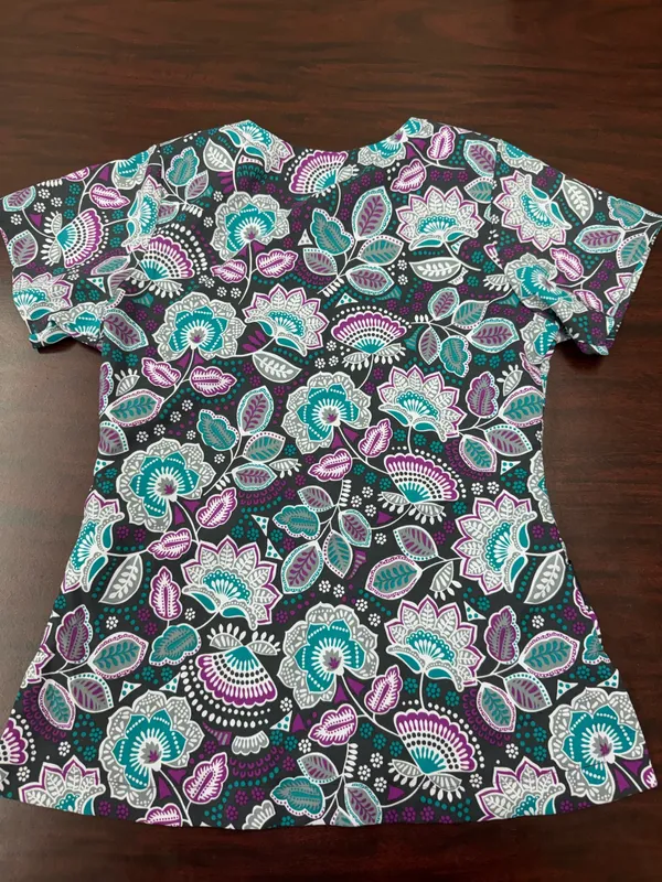 Vera Bradley Halo Collection Frida Empire Waist Print Scrub Top Size X-Small - Image 3