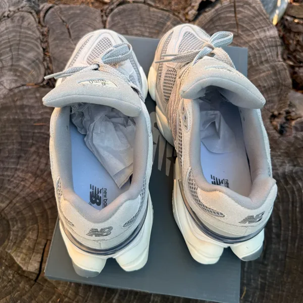 New Balance 9060 sneakers shoes Men’s Size 7 - Image 6