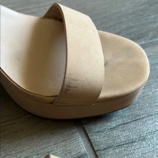 Tan Minimalist Sandals with Ankle Strap Size 6.5 - Image 3