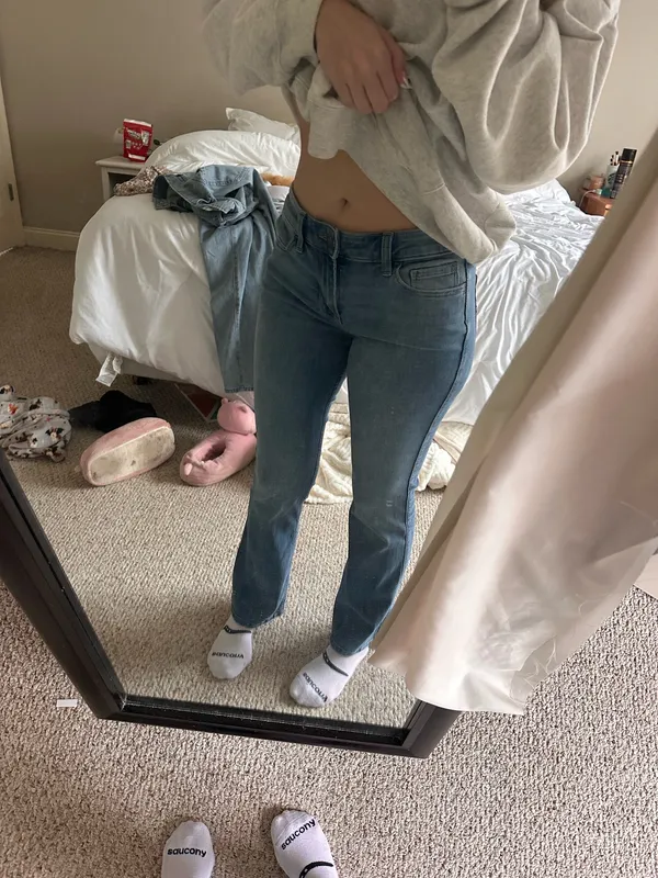 Hollister Jeans Low-Rise Flare Women’s - Image 3