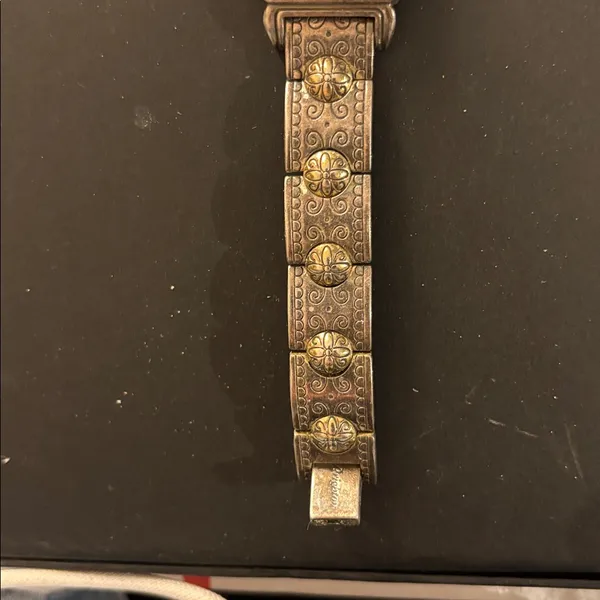 Vintage Gold-Tone Watch with Ornate Band untested - Image 2