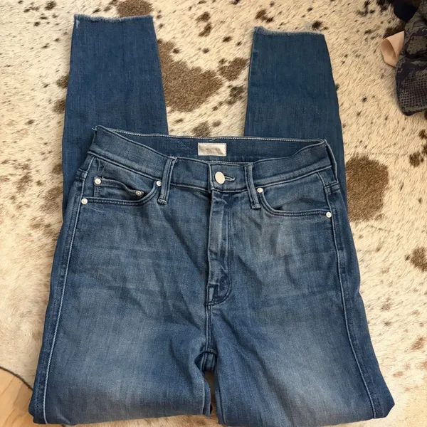 MOTHER Mother the vamp fray‎ jeans in crack the whip Size 26 - Image 4
